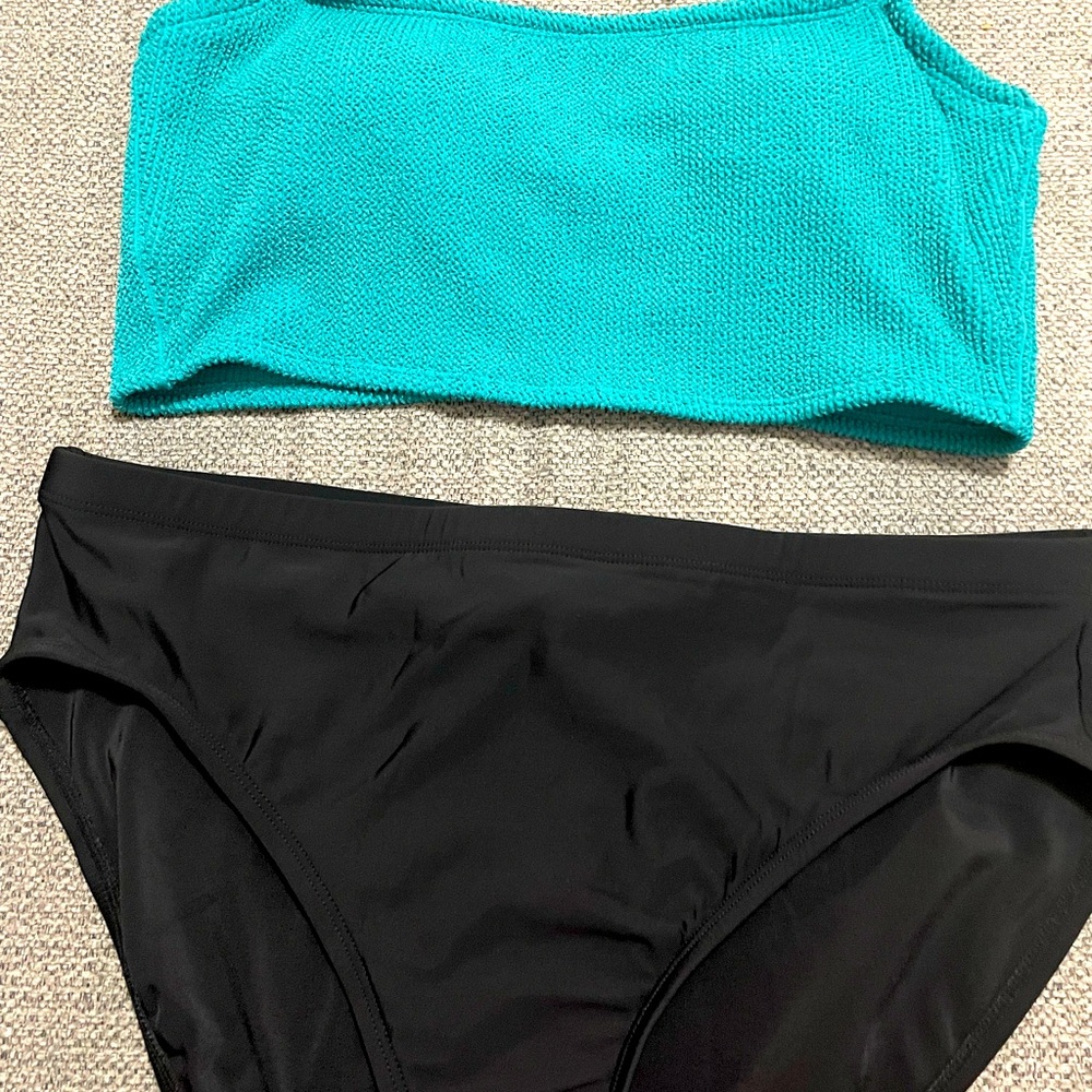 Women’s Two Piece SwimSuit Size Large